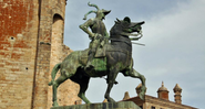 Estátua de Francisco Pizarro em Trujillo, Espanha - Reprodução