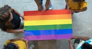 O trabalho “Escola sem Homofobia” procura combater o preconceito e violência contra a população LGBT - Getty Images