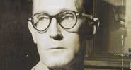 Fotografia do poeta Carlos Drummond de Andrade - Wikimedia Commons