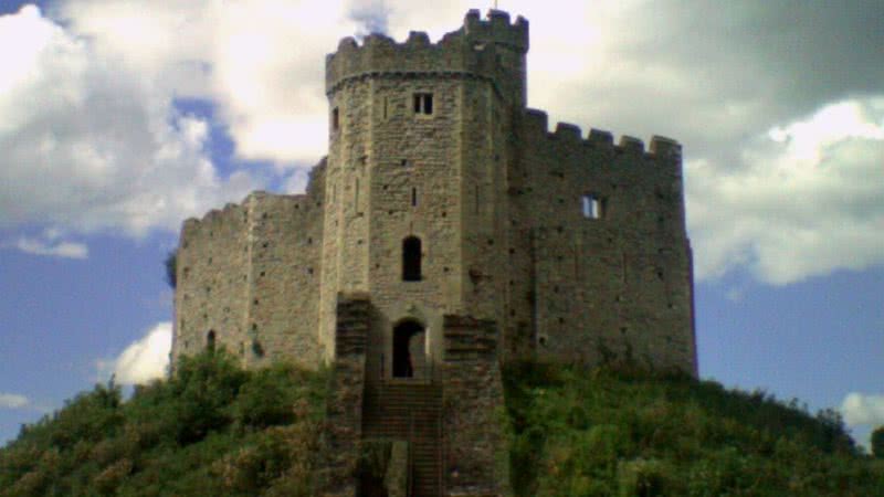 Castelo Cadiff - Wikimedia Commons