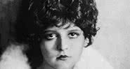 Clara Bow em imagem pessoal - Wikimedia Commons