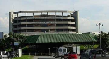 Fachada do  Aeroporto Internacional de São Paulo, em Guarulhos - Alexandre Possi/Wikimedia Commons