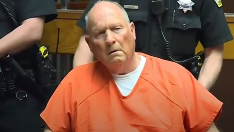 Assassino do Estado Dourado no tribunal, em trailer da série Golden State Killer: Main Suspect - Divulgação/Youtube/Oxygen