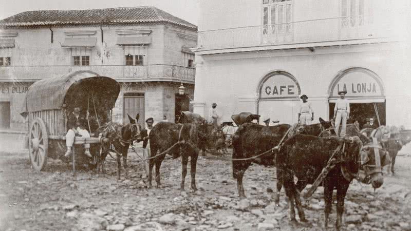 Fotografia da rua San Francisco, em Havana, Cuba, em 1898 - Creative Commons/ Wikimedia Commons