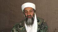 Osama bin Laden, fundador da Al-Qaeda - Foto por Hamid Mir pelo Wikimedia Commons