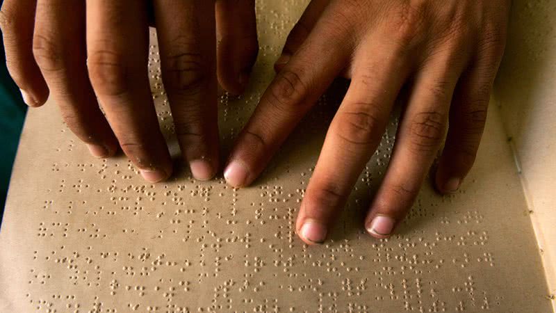 Imagem ilustrativa de conteúdo escrito em braille - Getty Images