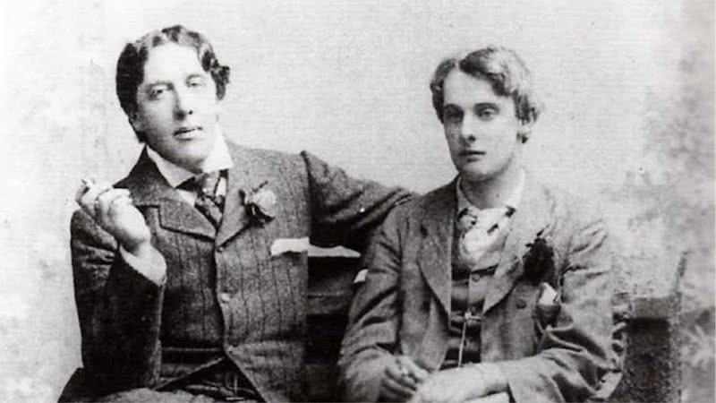 Os amantes Oscar Wilde e Lord Alfred Douglas - Domínio Público