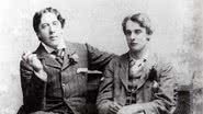 Os amantes Oscar Wilde e Lord Alfred Douglas - Domínio Público