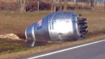 Fotografia de suposta capsula em beira de estrada - Rex Brown / CC BY-ND 2.0