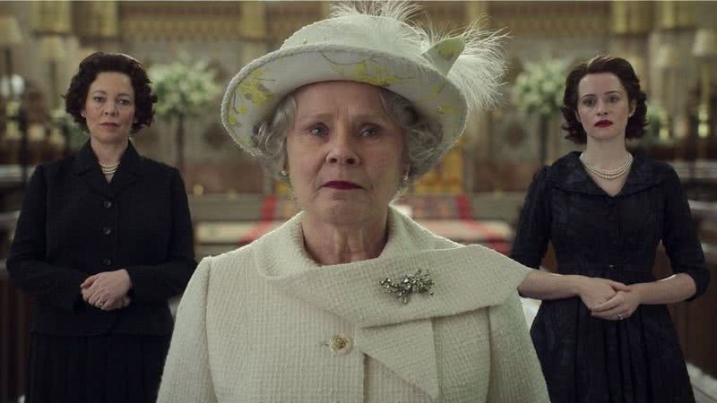 Imelda Staunton (ao centro) como Elizabeth II em The Crown - Divulgação/Netflix