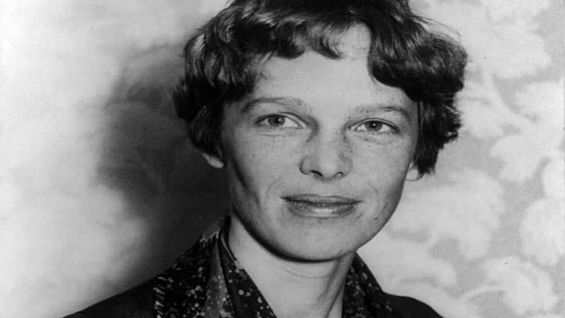 Amelia Earhart em 1935 - Wikimedia Commons