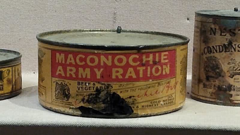 Exemplar do ensopado Maconochie no Museu Imperial da Guerra, em Londres - Mx. Granger via Wikimedia Commons