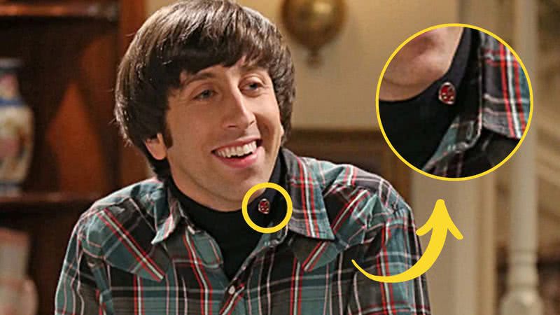 O personagem Howard usando o pin de alienígena - Reprodução / CBS