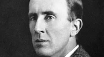 J. R. R. Tolkien em 1940 - Domínio Público via Wikimedia Commons