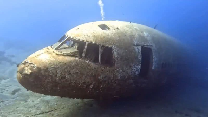 Fotografia do avião - Reprodução/ Youtube/ AGScuba - Andrew Grundy