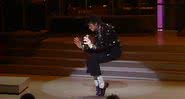 Michael Jackson em sua primeira performance do moonwalk, em 1983 - Divulgação/Youtube