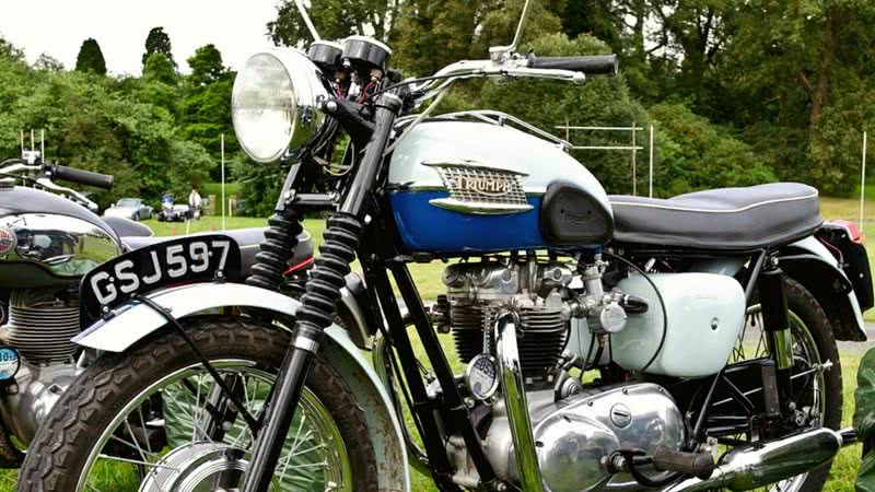 A 1960 Triumph T120 Bonneville - Wikimedia Commons