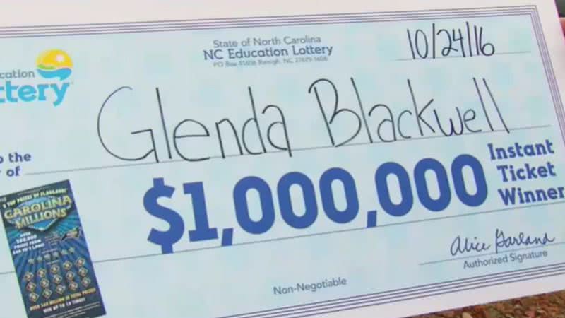 Placa do prêmio que Glenda Blackwell ganhou em 2016 - ABC News