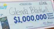 Placa do prêmio que Glenda Blackwell ganhou em 2016 - ABC News