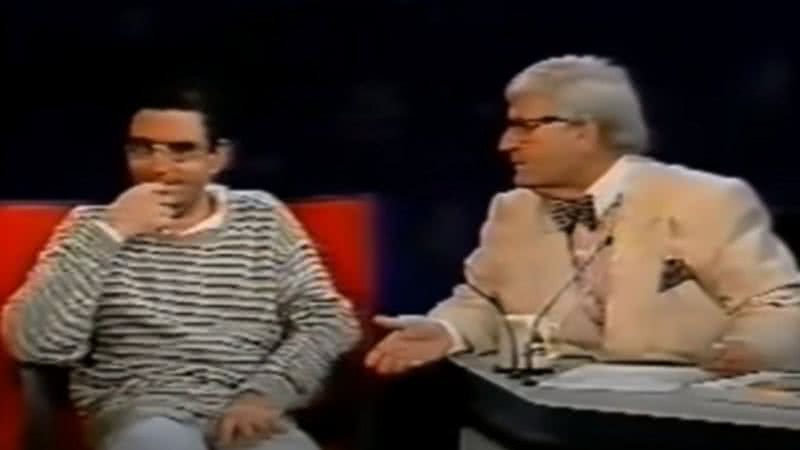 Renato Russo e Jô Soares durante o programa de 1994 - Divulgação/Youtube/Encontro Legionário