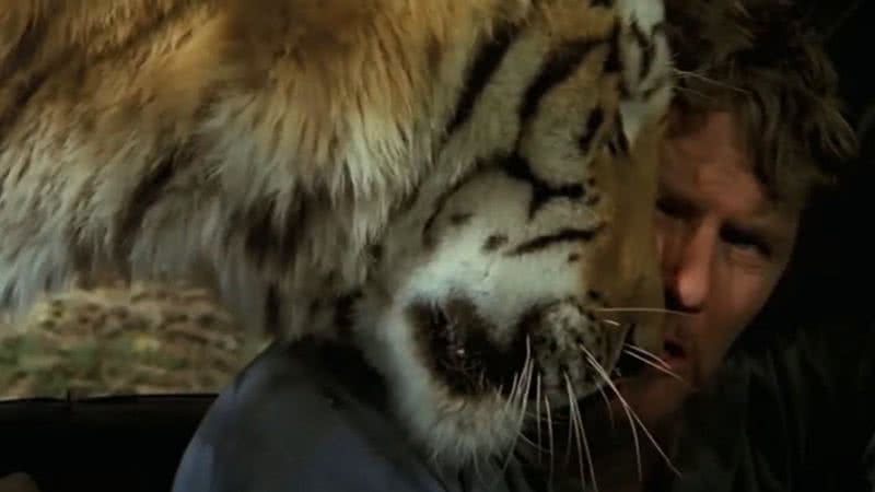 Cena do trailer de 'Roar' - Divulgação/Youtube/Alamo Drafthouse