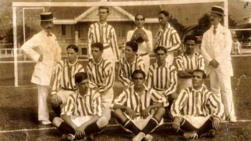 Fotografia de um dos times do Bangu Atlético Clube - Divulgação/ Arquivo Pessoal/ Noel de Carvalho