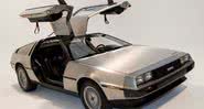 Carro do modelo Delorean DMC-12, presente na lendária trilogia De Volta Para o Futuro - Wikimedia Commons