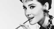 Atriz Audrey Hepburn, no papel de Holly Golightly em Bonequinha de Luxo - Wikimedia Commons