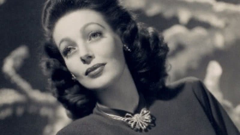 Loretta Young - Wikimedia Commons