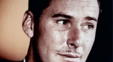 Errol Flynn em 1940 - Wikimedia Commons