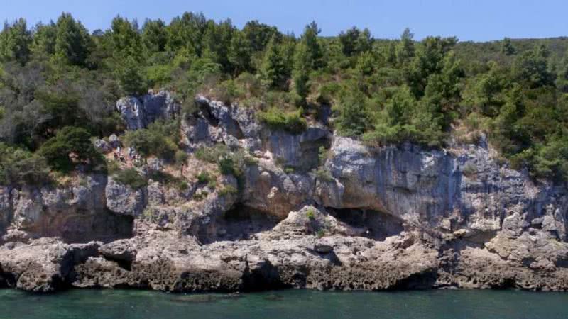 A gruta Figueira Brava, em Portugal - Divulgação/João Zilhão