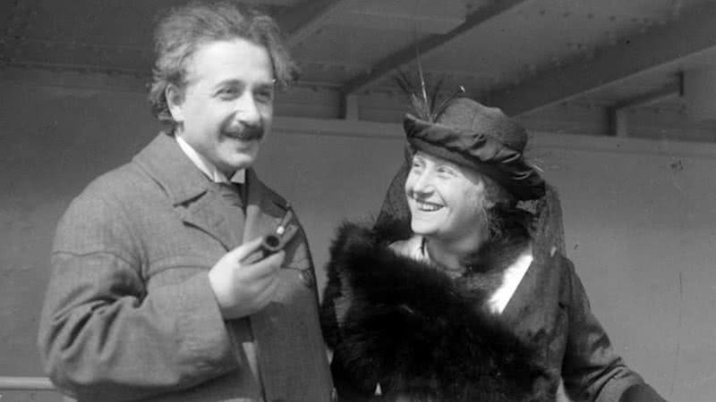 Foto de Albert e Elsa Einstein - Wikimedia Commons