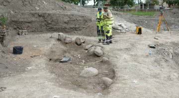 Arqueólogos nas escavações feitas na Suécia - Museu de história da Suécia