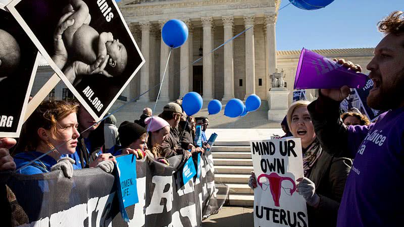 Grupos contra e a favor do aborto dos EUA - Getty Images