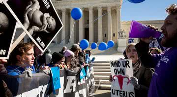 Grupos contra e a favor do aborto dos EUA - Getty Images