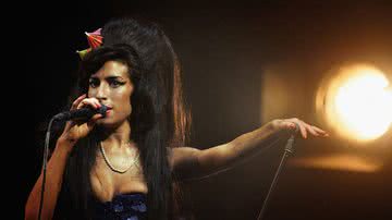 Amy Winehouse em show, em Londres, em 2008 - Getty Images