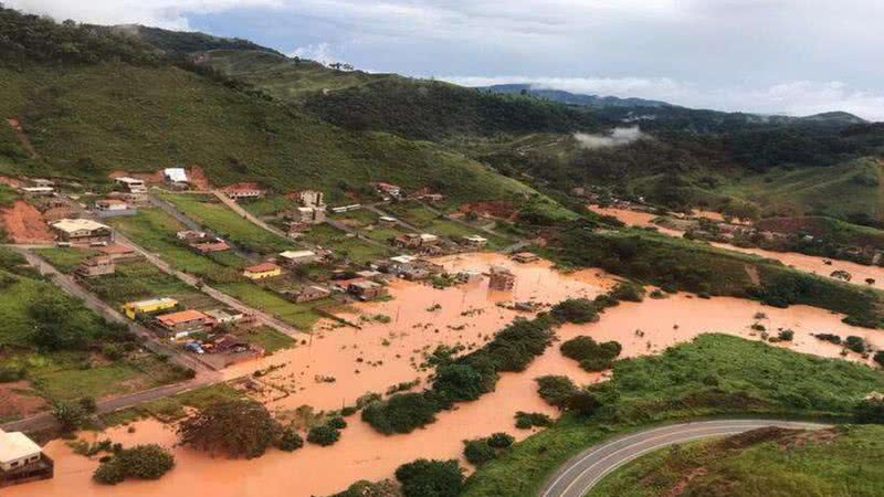 Imagem do deslizamento - Divulgação/ Corpo de Bombeiros Militar de Minas Gerais