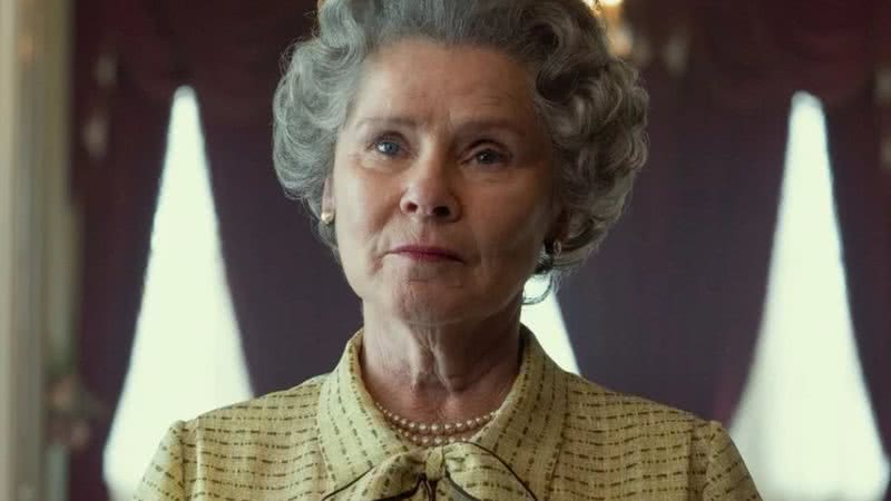 Imelda Stauton no papel de Elizabeth II na 5ª temporada de 'The Crown' - Divulgação / Netflix