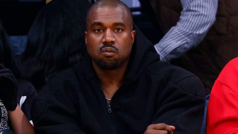 Kanye West em Los Angeles, durante jogo de basquete - GettyImages