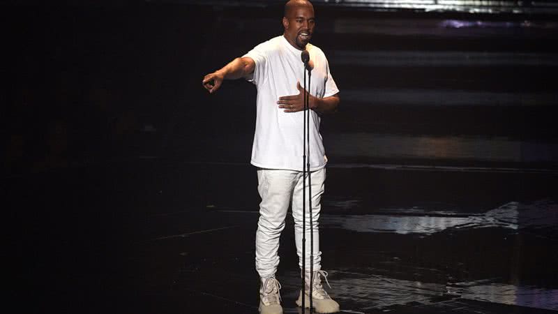 Kanye West durante show, em Nova York - Getty Images