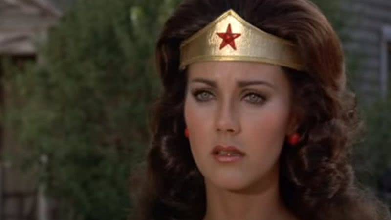 Lynda Carter como Mulher-Maravilha no seriado de 1970 - Divulgação / Youtube / PoloFilmes Filme Raros