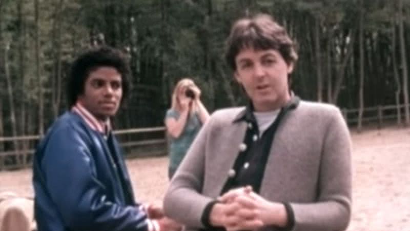 Paul McCartney e Michael Jackson em filmagem caseira - Divulgação/ Vídeo/ DudexMJFan2011