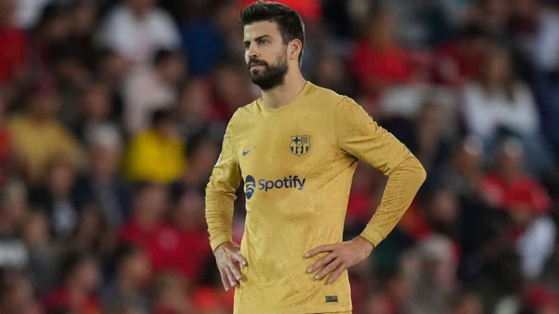 Piqué durante partida de futebol - Getty Images