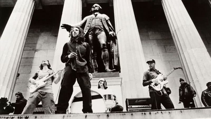 Fotografia da banda Rage Against the Machine no Federal Hall - Divulgação