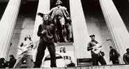 Fotografia da banda Rage Against the Machine no Federal Hall - Divulgação