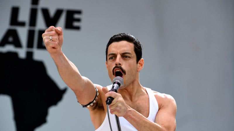 Rami Malek interpretando Freddie Mercury em Bohemian Rhapsody - Divulgação/20th Century Fox