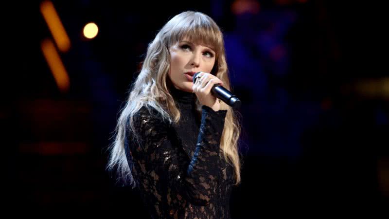 Taylor Swift durante evento em Ohio, em outubro de 2021 - Getty Images