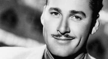 Foto de Errol Flynn - Domínio Público