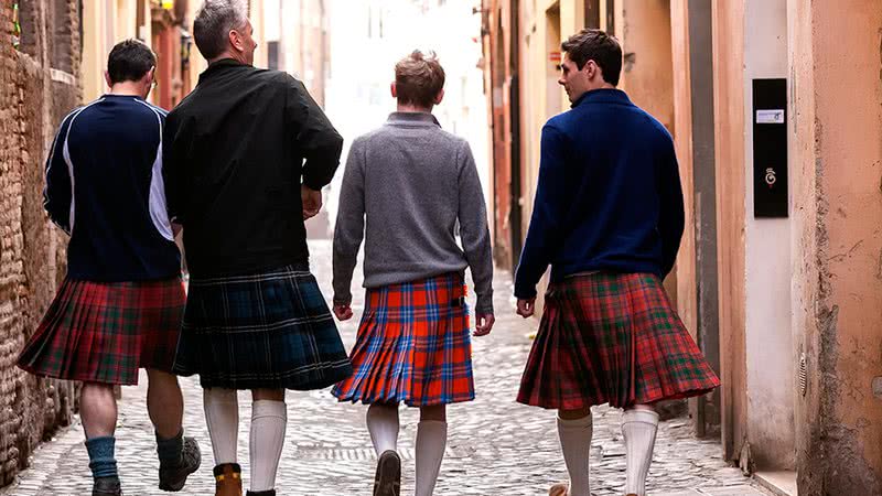 Escoceses com o tradicional kilt - Reprodução