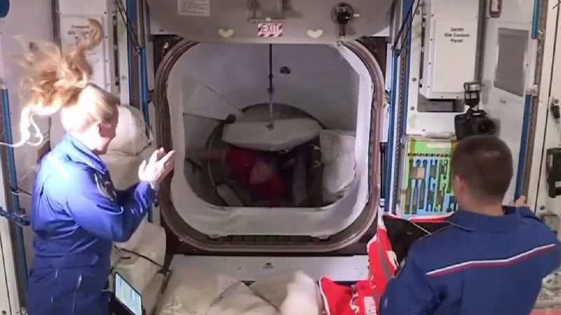 Astronautas chegando na ISS - Divulgação/ NASA